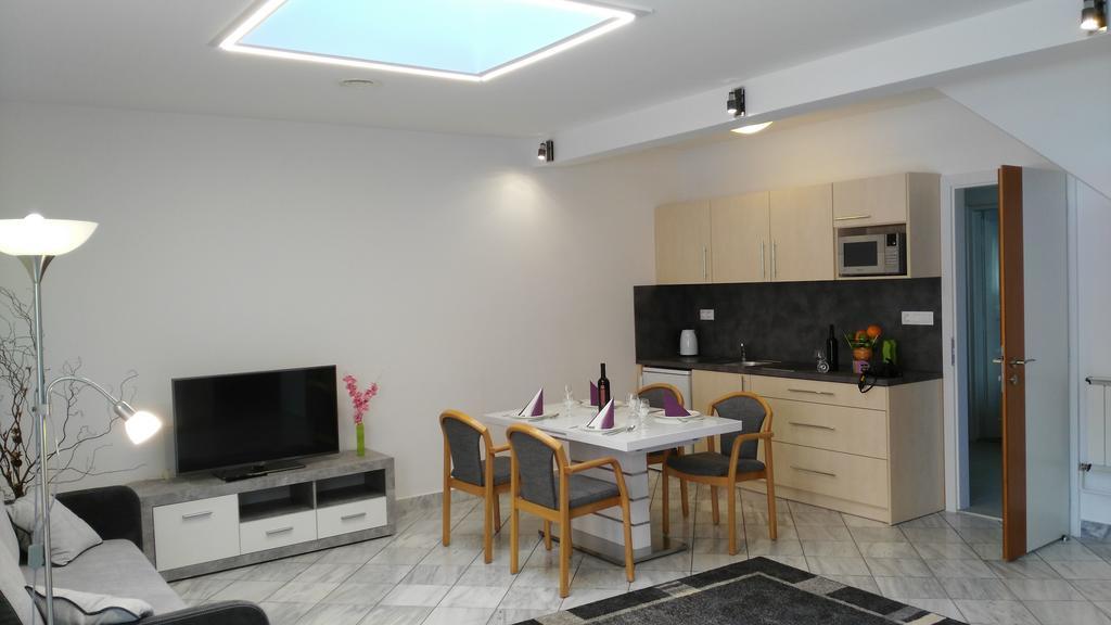 Apartament Fueredi Haz Apartman Sopron Zewnętrze zdjęcie