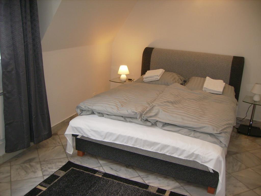 Apartament Fueredi Haz Apartman Sopron Zewnętrze zdjęcie