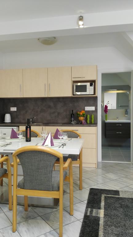 Apartament Fueredi Haz Apartman Sopron Zewnętrze zdjęcie