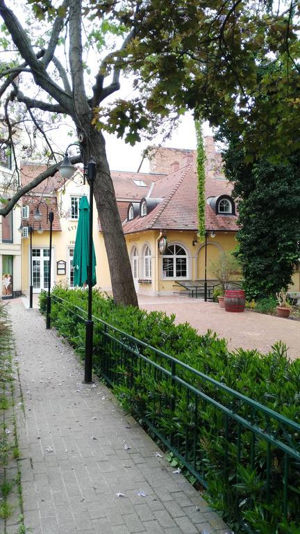 Apartament Fueredi Haz Apartman Sopron Zewnętrze zdjęcie