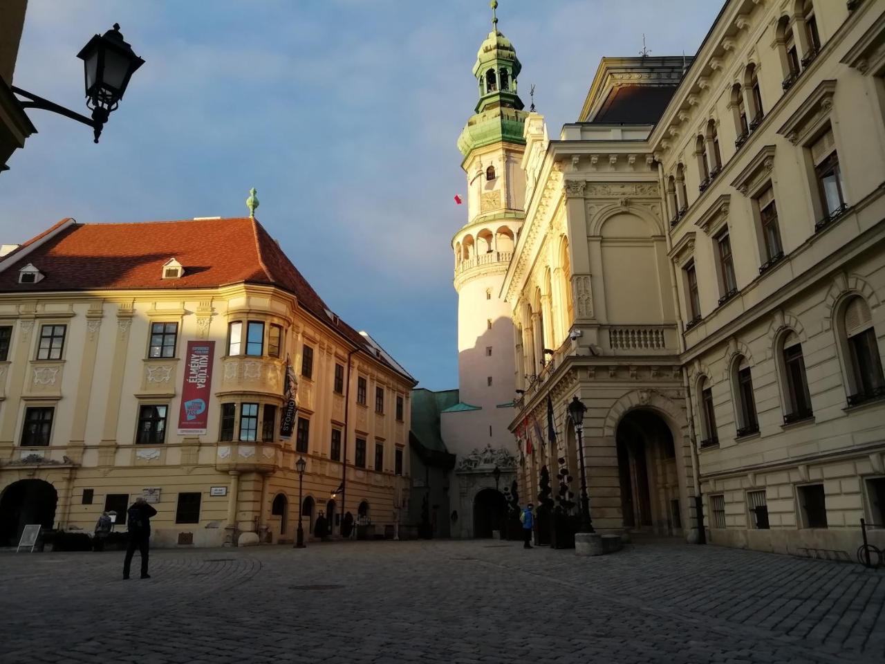 Apartament Fueredi Haz Apartman Sopron Zewnętrze zdjęcie