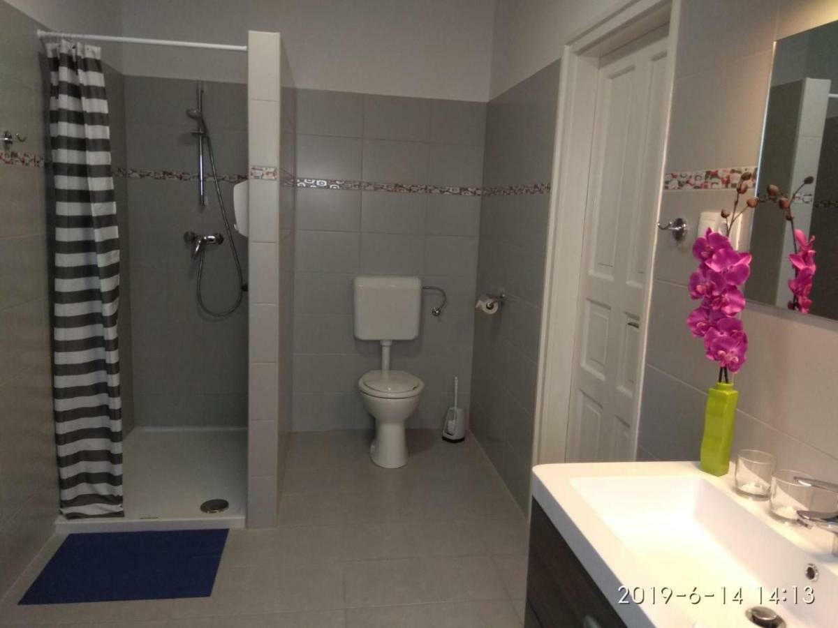 Apartament Fueredi Haz Apartman Sopron Zewnętrze zdjęcie
